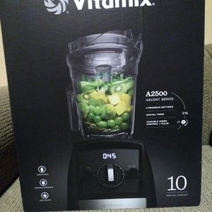 Vitamix blender (A2500) Ascent series